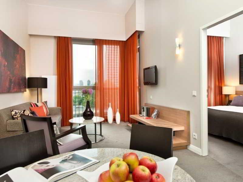 Adina Apartment Hotel Berlin Checkpoint Charlie Екстериор снимка