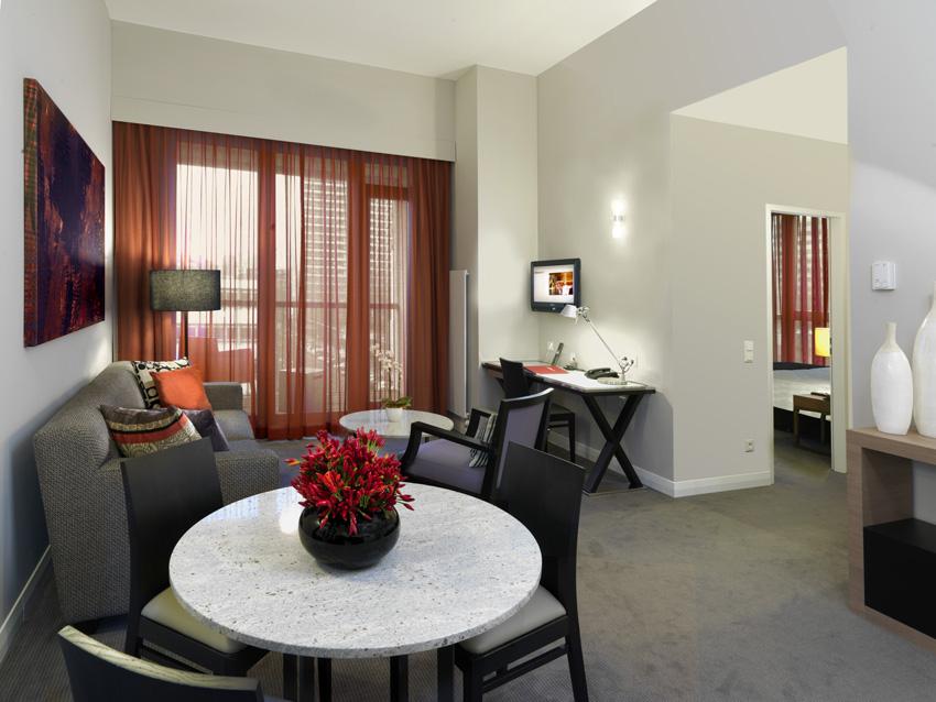 Adina Apartment Hotel Berlin Checkpoint Charlie Екстериор снимка