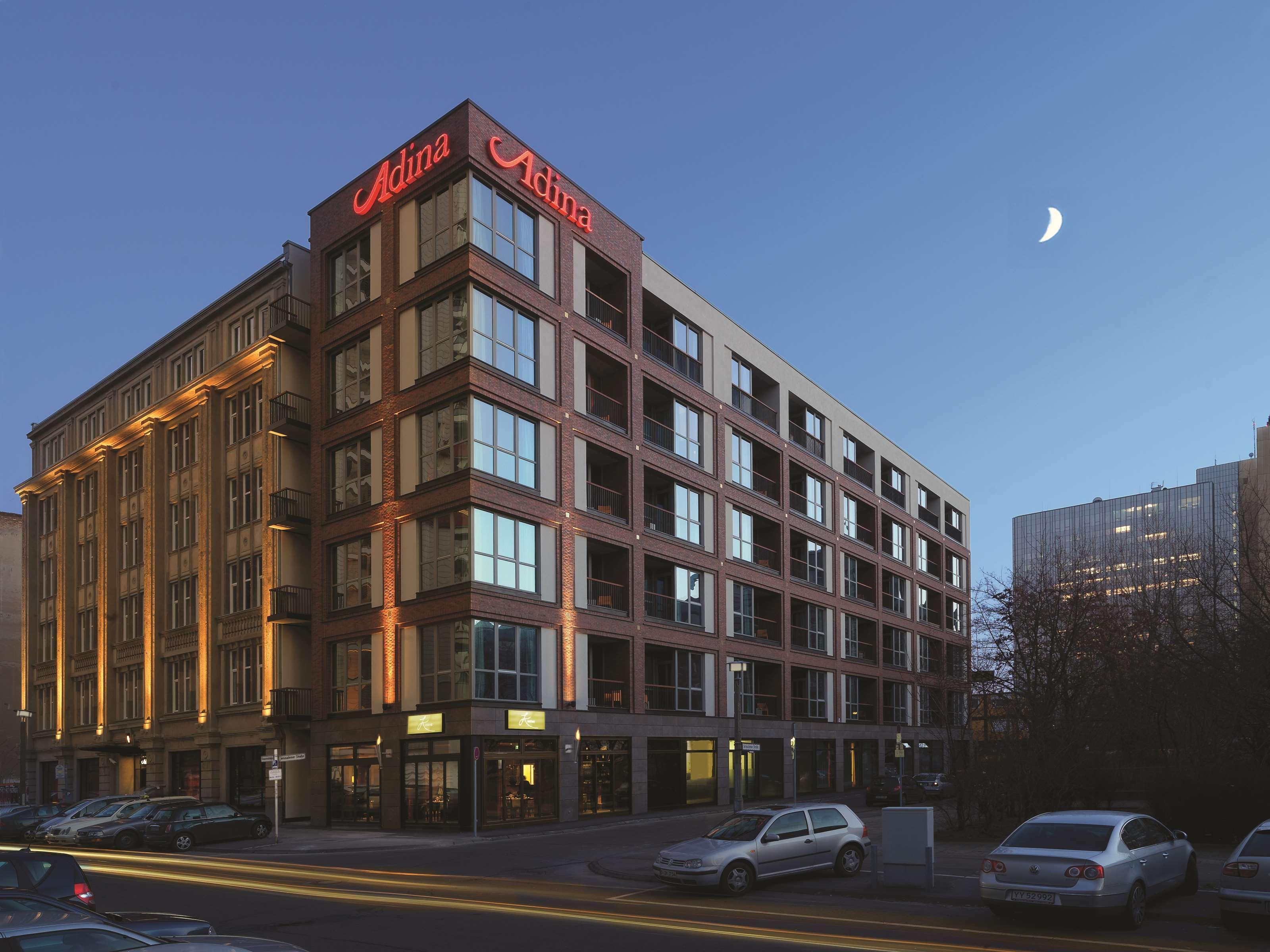 Adina Apartment Hotel Berlin Checkpoint Charlie Екстериор снимка