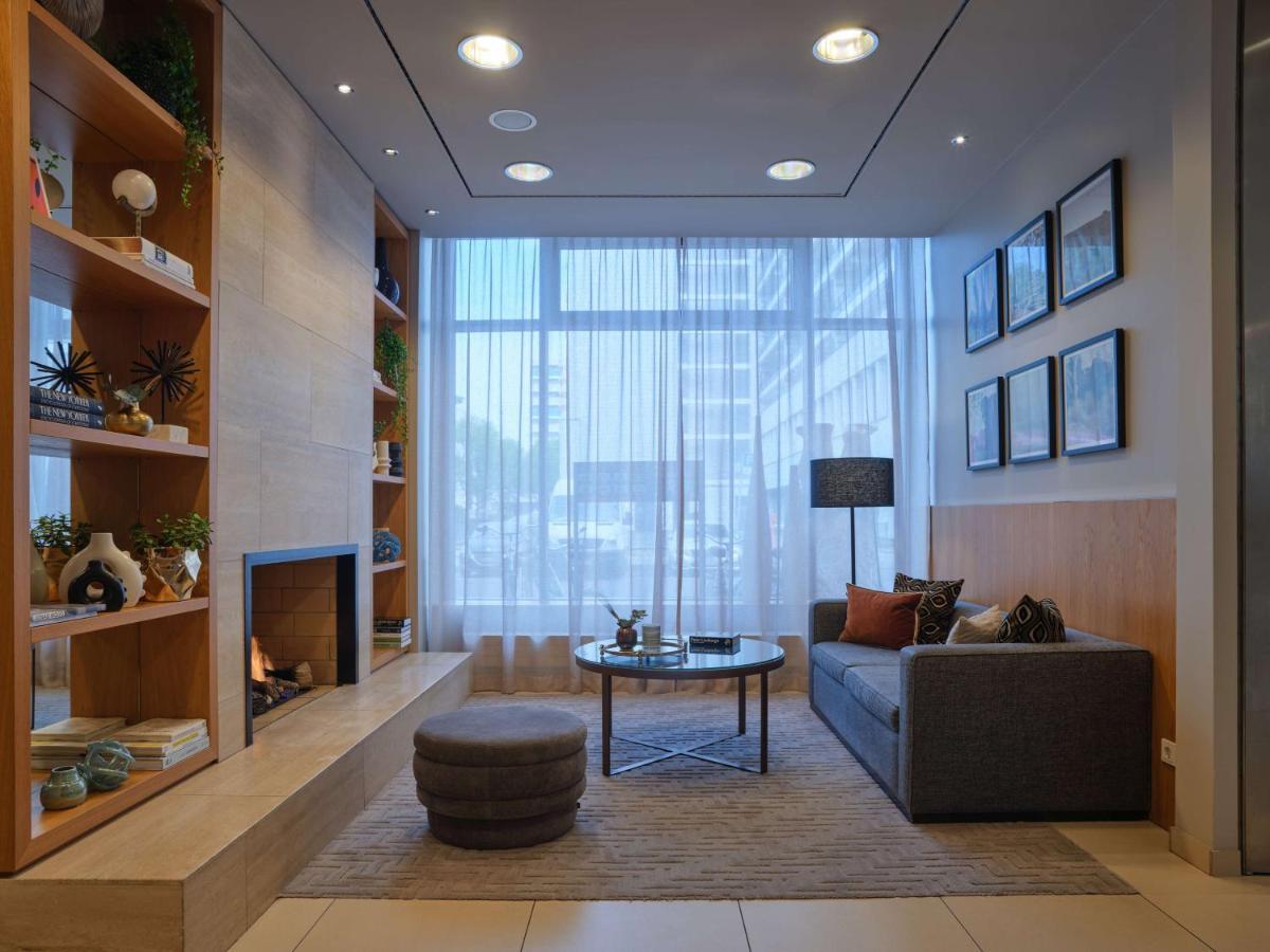 Adina Apartment Hotel Berlin Checkpoint Charlie Екстериор снимка