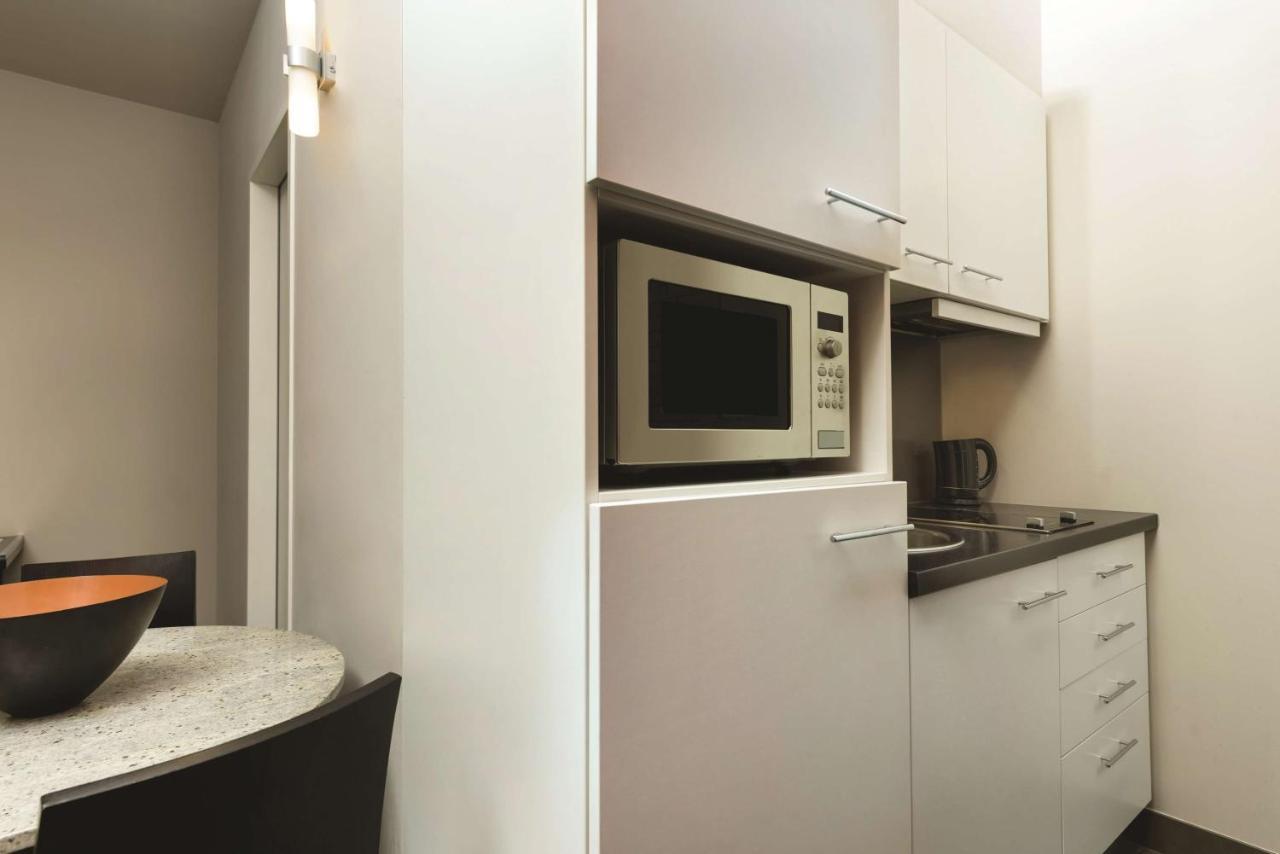 Adina Apartment Hotel Berlin Checkpoint Charlie Екстериор снимка