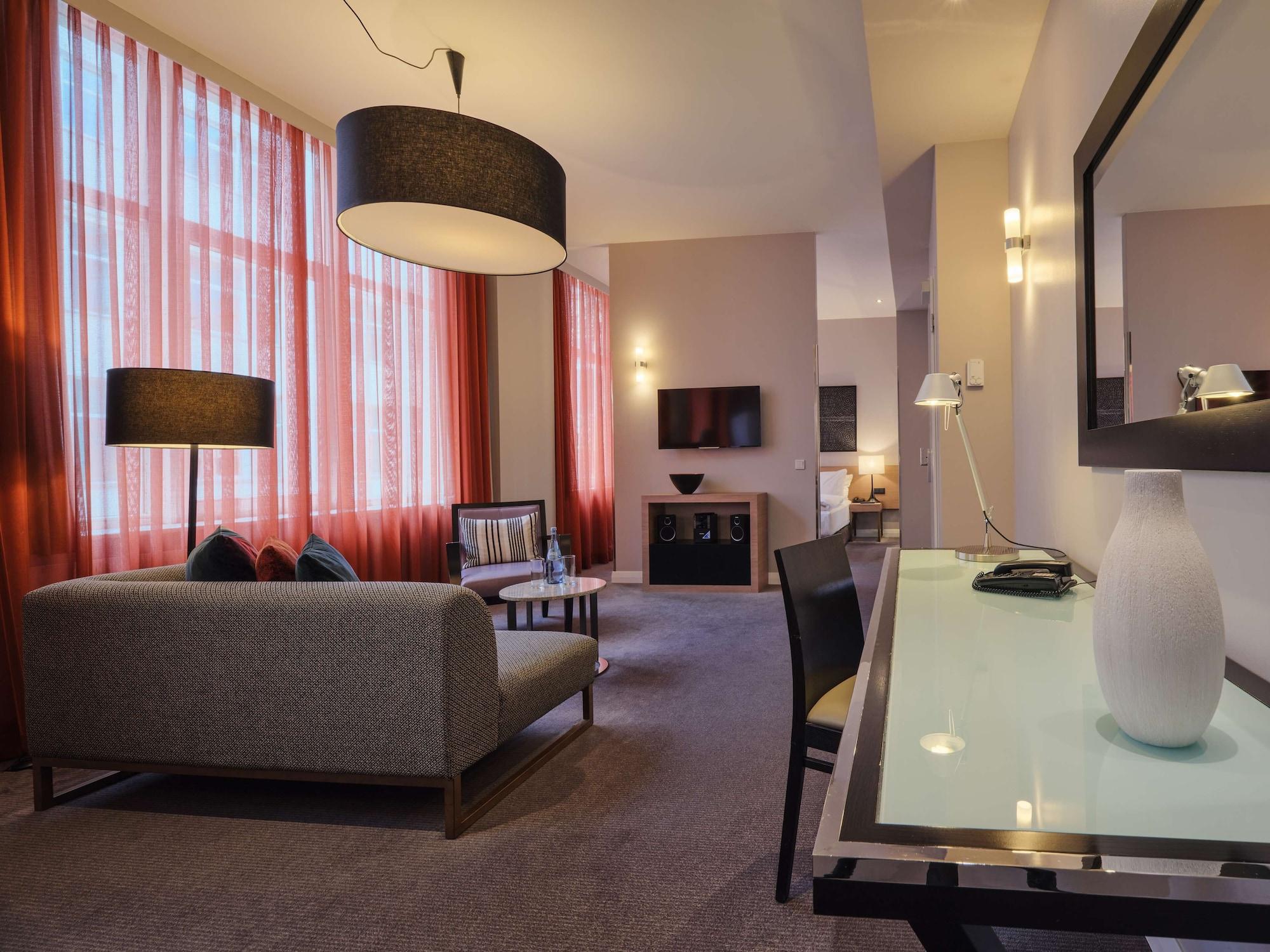 Adina Apartment Hotel Berlin Checkpoint Charlie Екстериор снимка