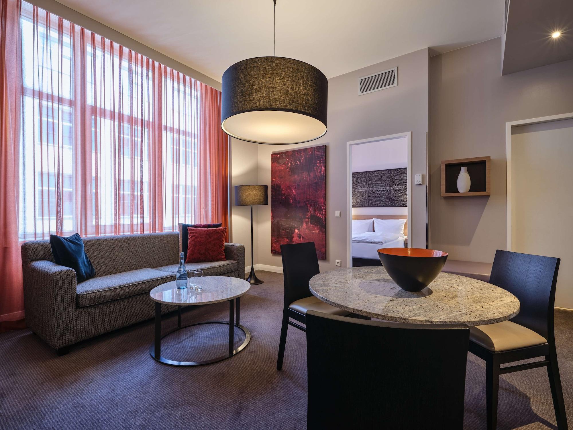 Adina Apartment Hotel Berlin Checkpoint Charlie Екстериор снимка