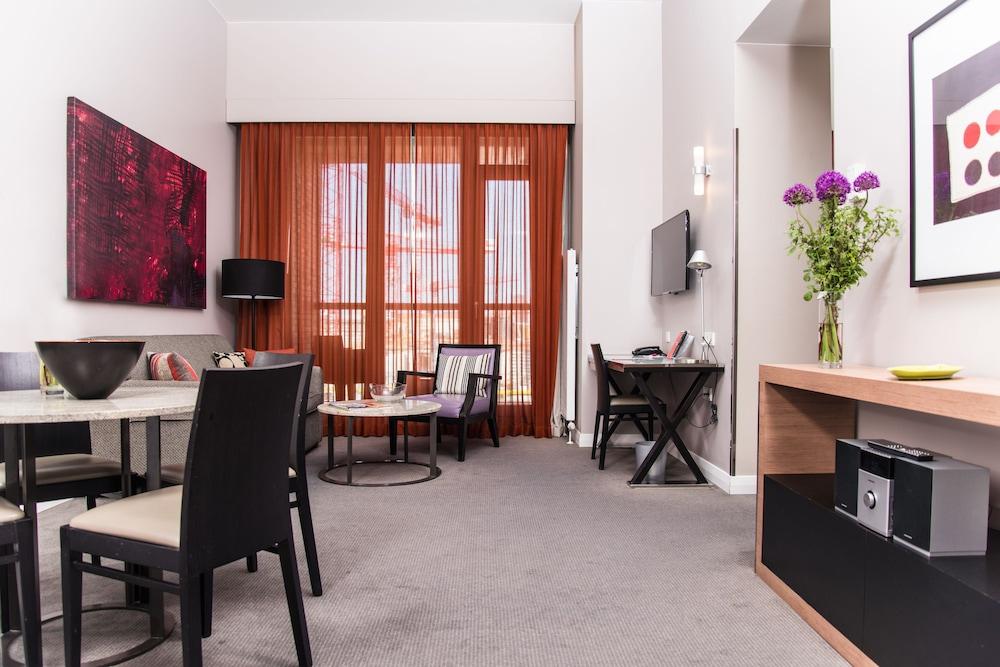Adina Apartment Hotel Berlin Checkpoint Charlie Екстериор снимка