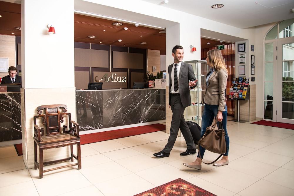 Adina Apartment Hotel Berlin Checkpoint Charlie Екстериор снимка