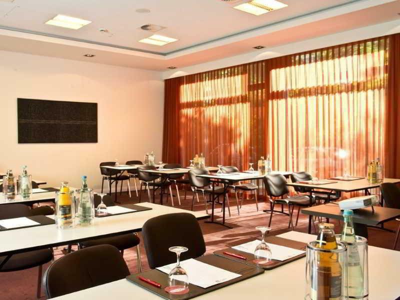 Adina Apartment Hotel Berlin Checkpoint Charlie Екстериор снимка