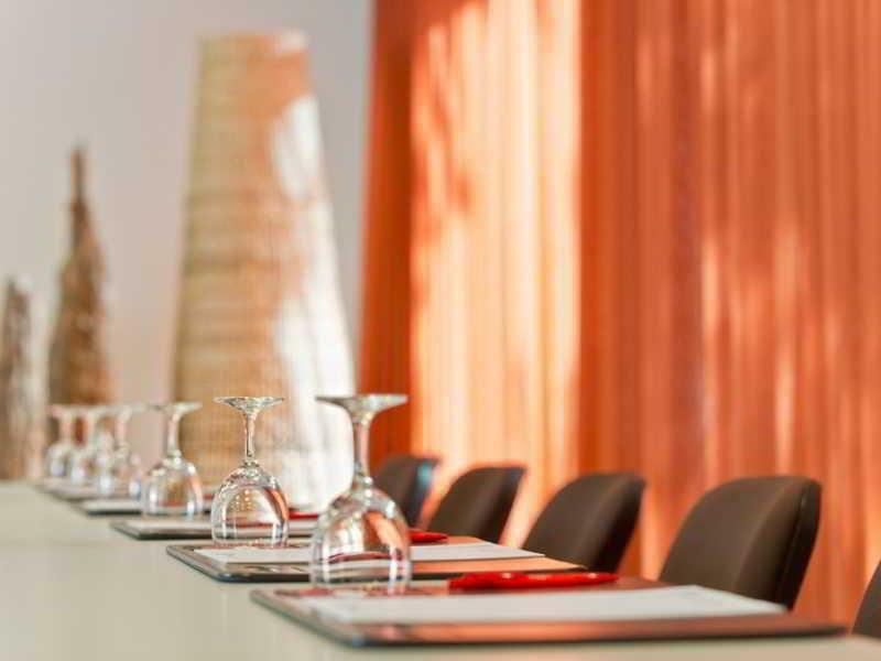 Adina Apartment Hotel Berlin Checkpoint Charlie Екстериор снимка
