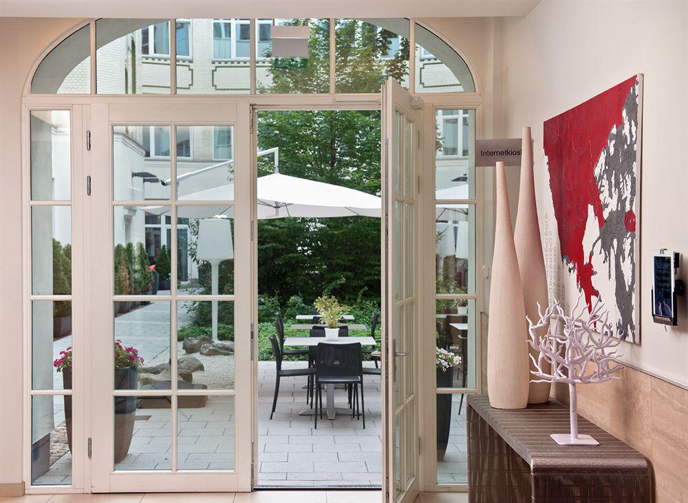 Adina Apartment Hotel Berlin Checkpoint Charlie Интериор снимка